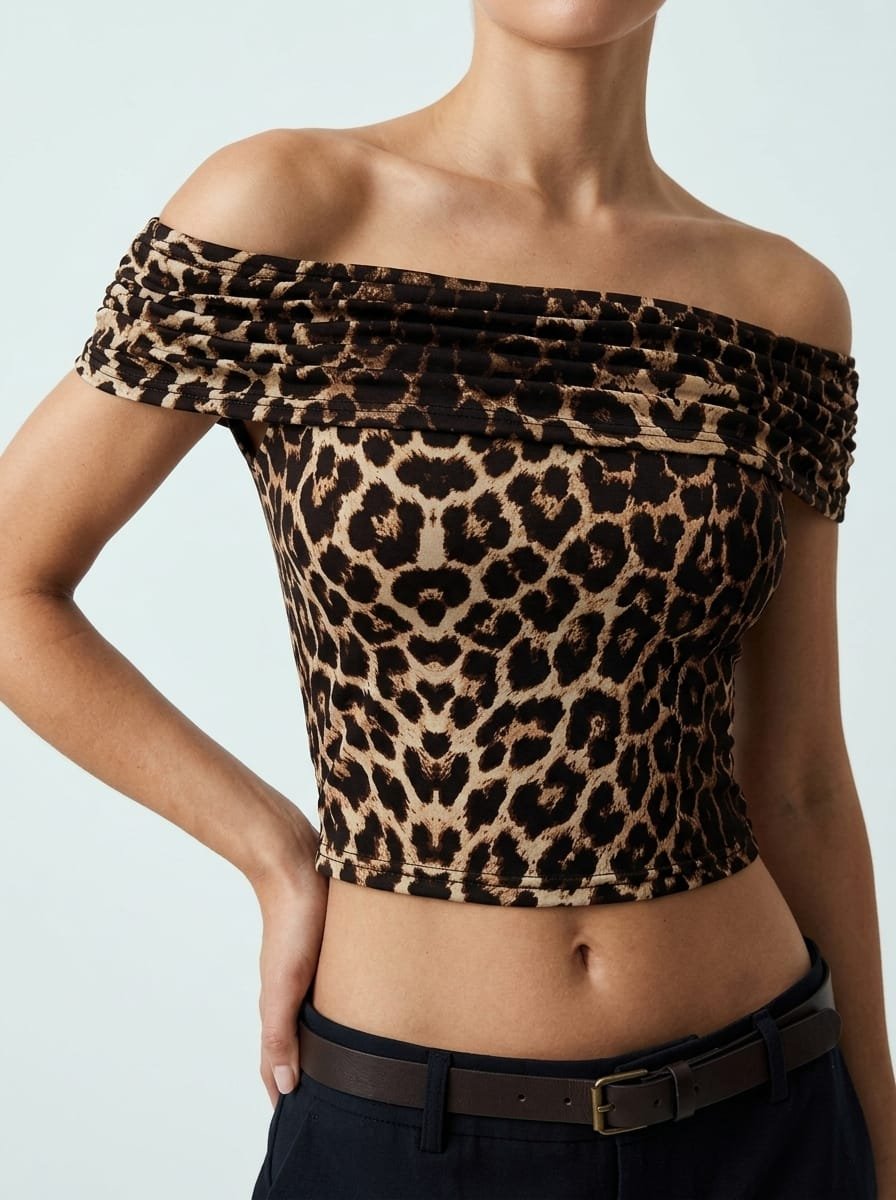 Women's crop top, fully customizable design with low MOQ, manufactured finished activewear